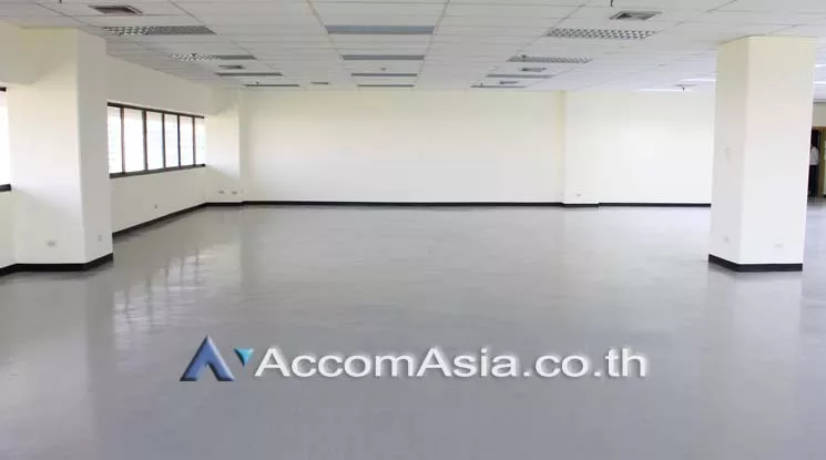  1  Office Space For Rent in Ploenchit ,Bangkok BTS Ratchadamri at Regent House Building AA20155