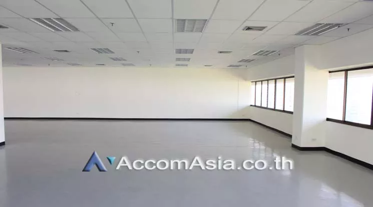  Office space For Rent in Ploenchit, Bangkok  near BTS Ratchadamri (AA20160)