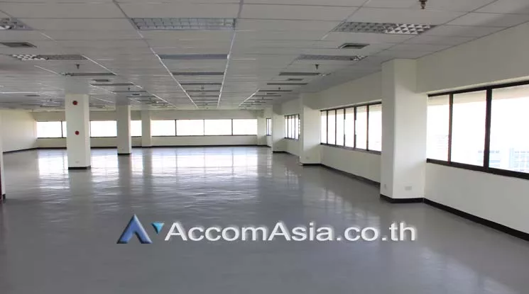 unit Studio  Office space For Rent in Ploenchit, Bangkok  near BTS Ratchadamri (AA20160)