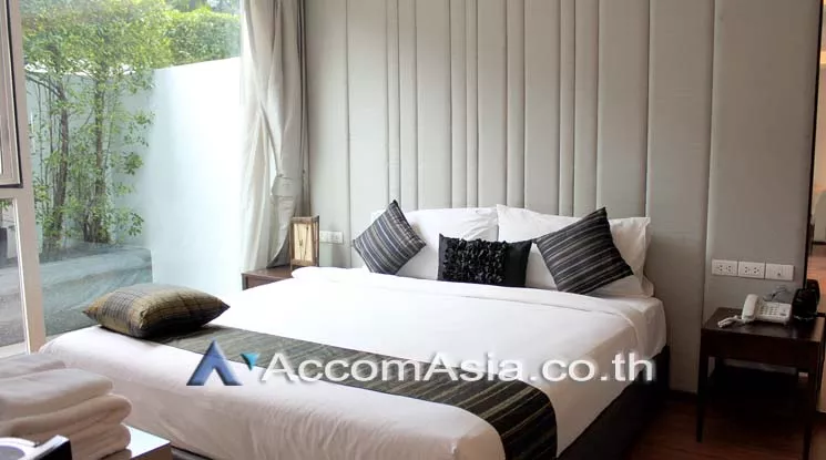 unit 1 Bedroom  Apartment For Rent in Sukhumvit, Bangkok  near BTS Ekkamai (AA20176)