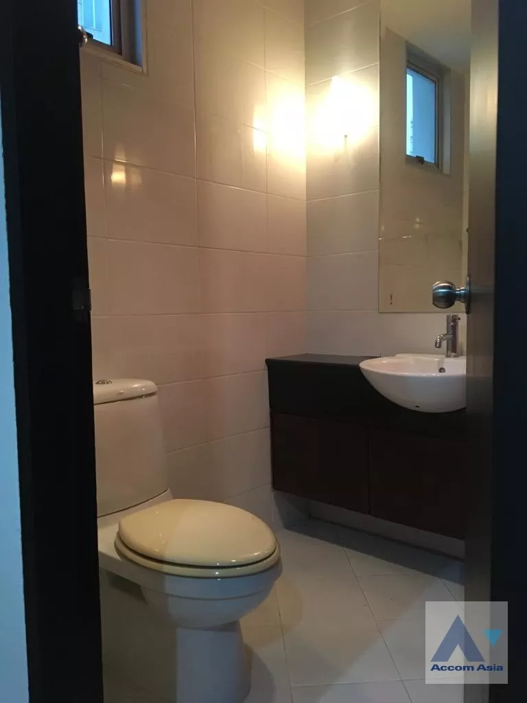 19  3 br Condominium For Rent in Sukhumvit ,Bangkok BTS Asok - MRT Sukhumvit at CitiSmart Sukhumvit 18 2121401