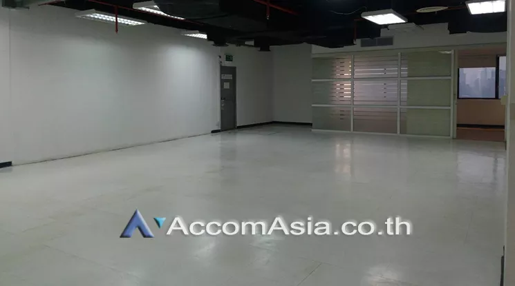  2  Office Space For Rent in Phaholyothin ,Bangkok BTS Sanam Pao at SM tower AA20186