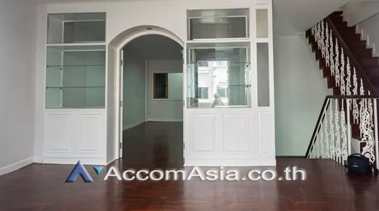 Home Office |  3 Bedrooms  House For Rent & Sale in Sukhumvit, Bangkok  near BTS Phra khanong (AA20226)