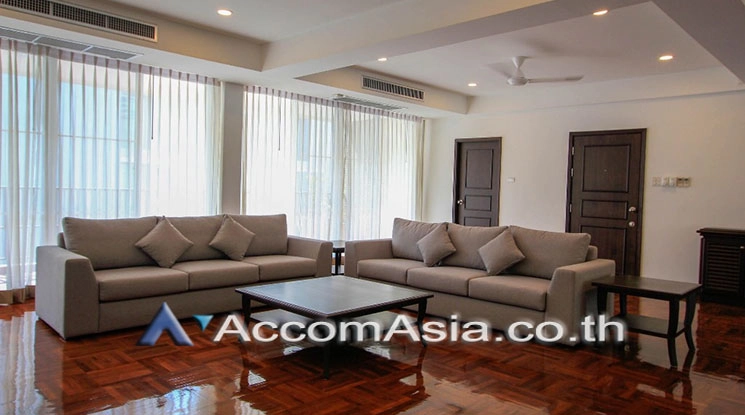  3 Bedrooms  Apartment For Rent in Sukhumvit, Bangkok  near BTS Nana (AA20256)