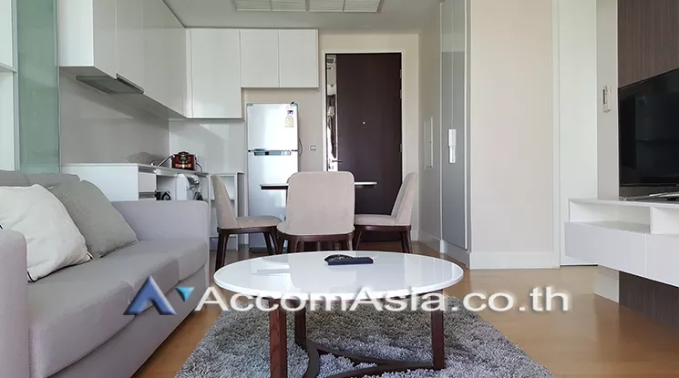  2 Bedrooms  Condominium For Rent in Phaholyothin, Bangkok  (AA20324)
