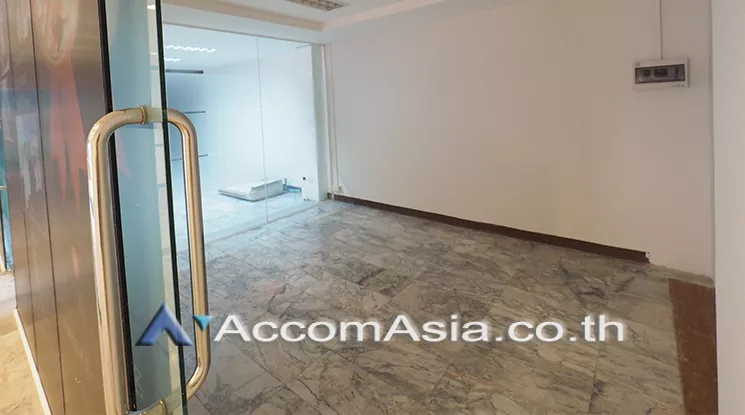  Office space For Rent in Silom, Bangkok  near BTS Chong Nonsi (AA20325)