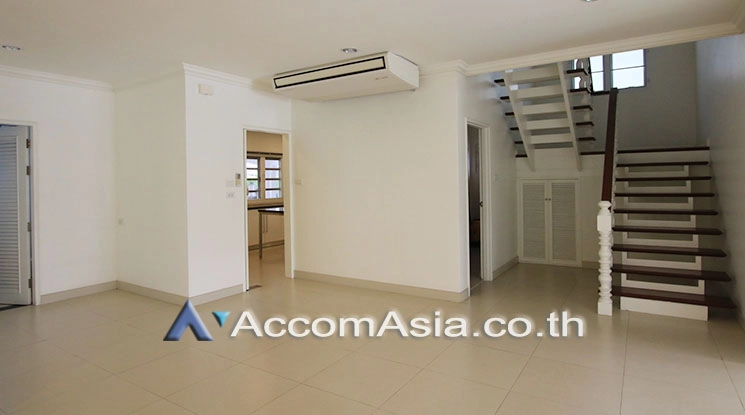 6  5 br House for rent and sale in Samutprakan ,Samutprakan BTS Bang Na at Lakeside Villa 1 AA20338