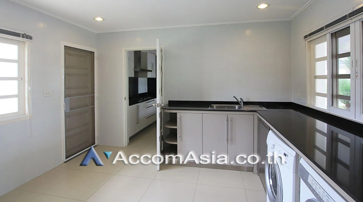 8  5 br House for rent and sale in Samutprakan ,Samutprakan BTS Bang Na at Lakeside Villa 1 AA20338