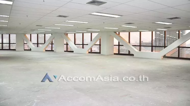 5  Office Space For Rent in Sathorn ,Bangkok BTS Surasak at Chartered Square Building AA20349