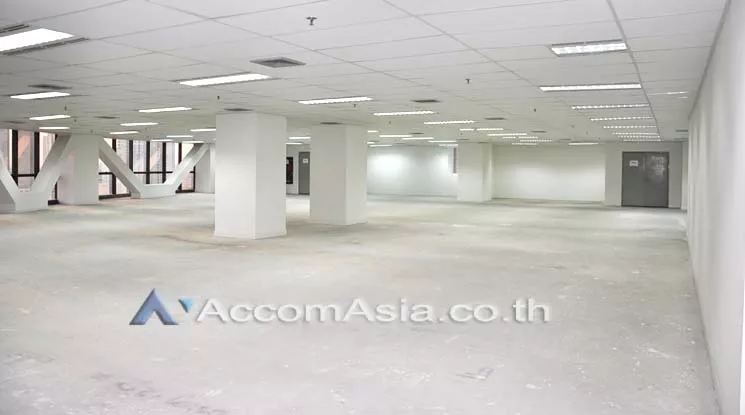 6  Office Space For Rent in Sathorn ,Bangkok BTS Surasak at Chartered Square Building AA20349