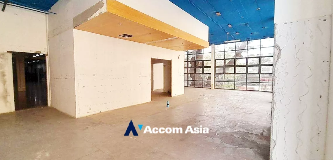 unit Retail / showroom For Rent in Sukhumvit, Bangkok  near BTS Asok - MRT Phetchaburi (AA20366)