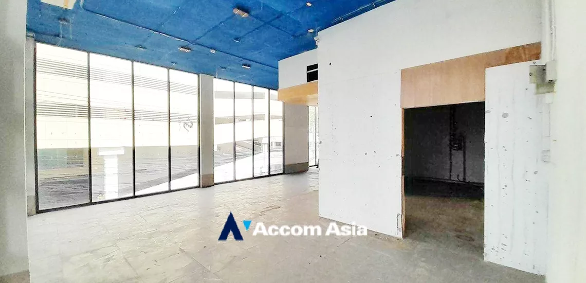  1  Retail / Showroom For Rent in Sukhumvit ,Bangkok BTS Asok - MRT Phetchaburi at Community Mall for rent AA20366