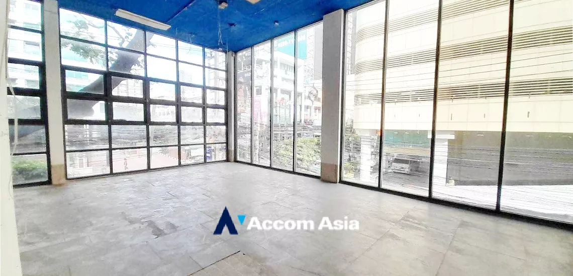  Community Mall for rent Retail / showroom  for Rent MRT Phetchaburi in Sukhumvit Bangkok