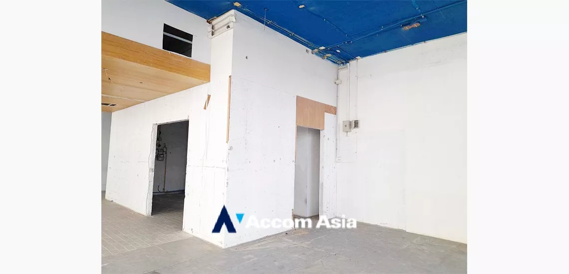5  Retail / Showroom For Rent in Sukhumvit ,Bangkok BTS Asok - MRT Phetchaburi at Community Mall for rent AA20366