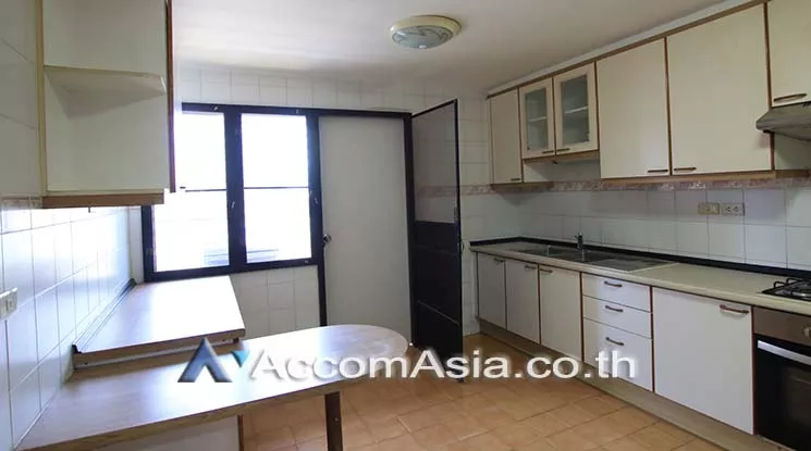  2 Bedrooms  Apartment For Rent in Sukhumvit, Bangkok  near BTS Nana - MRT Sukhumvit (AA20369)