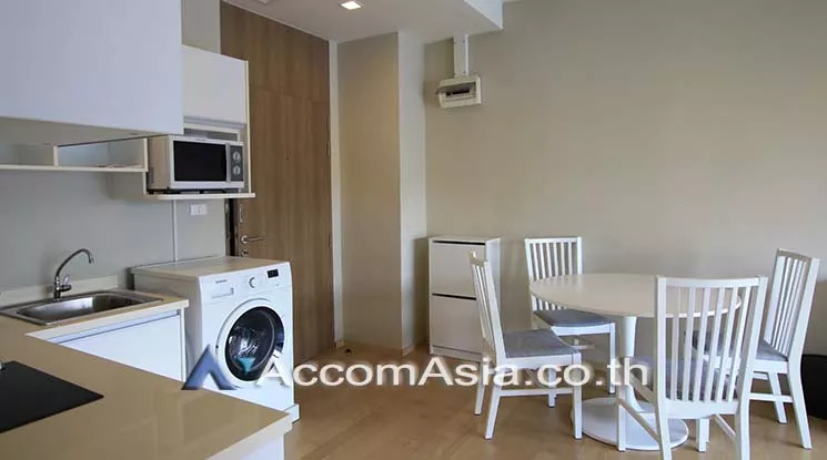 unit 1 Bedroom  Condominium For Rent in Sukhumvit, Bangkok  near BTS Ekkamai (AA20384)