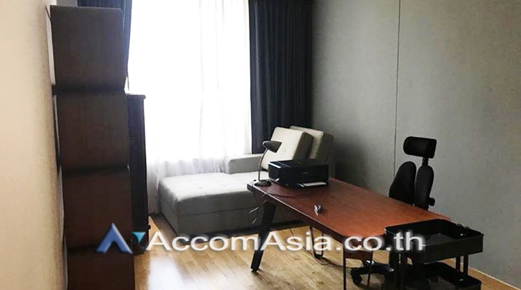 unit 2 Bedrooms  Condominium For Rent in Sathorn, Bangkok  near BTS Chong Nonsi - BRT Sathorn (AA20389)