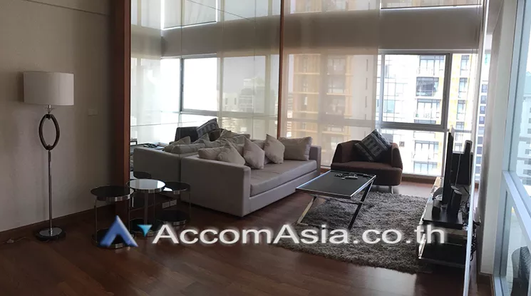 Big Balcony, Duplex Condo |  The Rajdamri Condominium  2 Bedroom for Rent BTS Ratchadamri in Ploenchit Bangkok