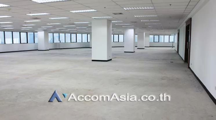 1  Office Space For Rent in Ratchadaphisek ,Bangkok MRT Phetchaburi at Italthai tower AA20405