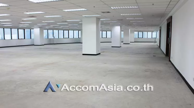  1  Office Space For Rent in Ratchadapisek ,Bangkok MRT Phetchaburi at Italthai tower AA20405