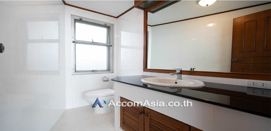 8  4 br Apartment For Rent in Sukhumvit ,Bangkok BTS Asok - MRT Sukhumvit at Newly renovated modern style living place AA20448