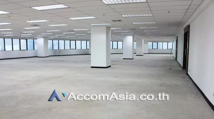  1  Office Space For Rent in Ratchadapisek ,Bangkok MRT Phetchaburi at Italthai tower AA20450