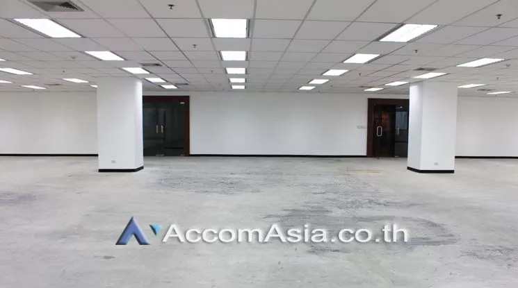  1  Office Space For Rent in Ratchadaphisek ,Bangkok MRT Phetchaburi at Italthai tower AA20450