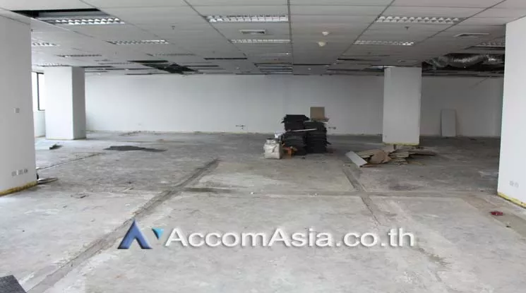  2  Office Space For Rent in Ratchadapisek ,Bangkok MRT Phetchaburi at Italthai tower AA20453