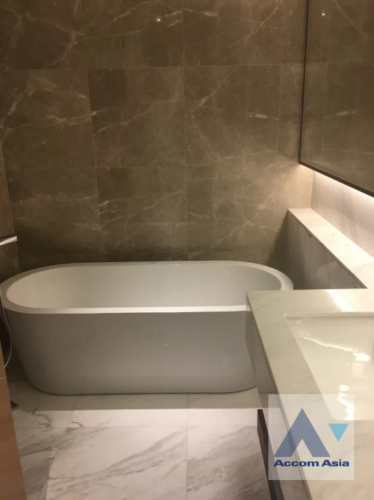 13  2 br Condominium for rent and sale in Ploenchit ,Bangkok BTS Chitlom at Sindhorn Residence AA20458