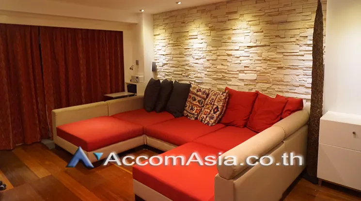 unit 1 Bedroom  Condominium For Sale in Silom, Bangkok  near BTS Surasak (AA20462)