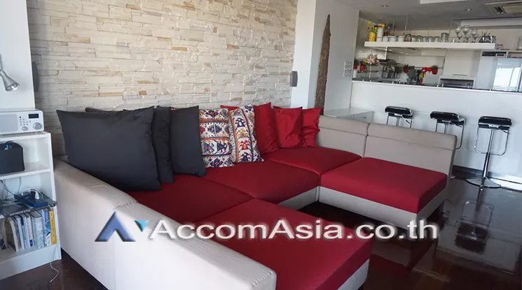  1 Bedroom  Condominium For Sale in Silom, Bangkok  near BTS Surasak (AA20462)