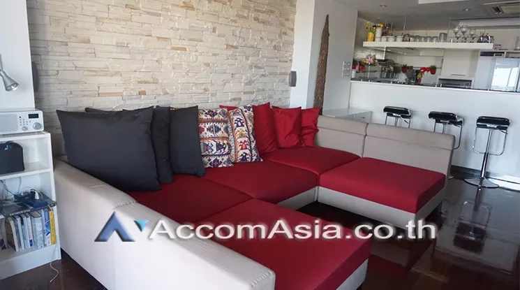 unit 1 Bedroom  Condominium For Sale in Silom, Bangkok  near BTS Surasak (AA20462)