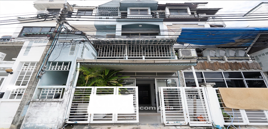 17  3 br Townhouse for rent and sale in Sukhumvit ,Bangkok BTS Phrom Phong AA20475