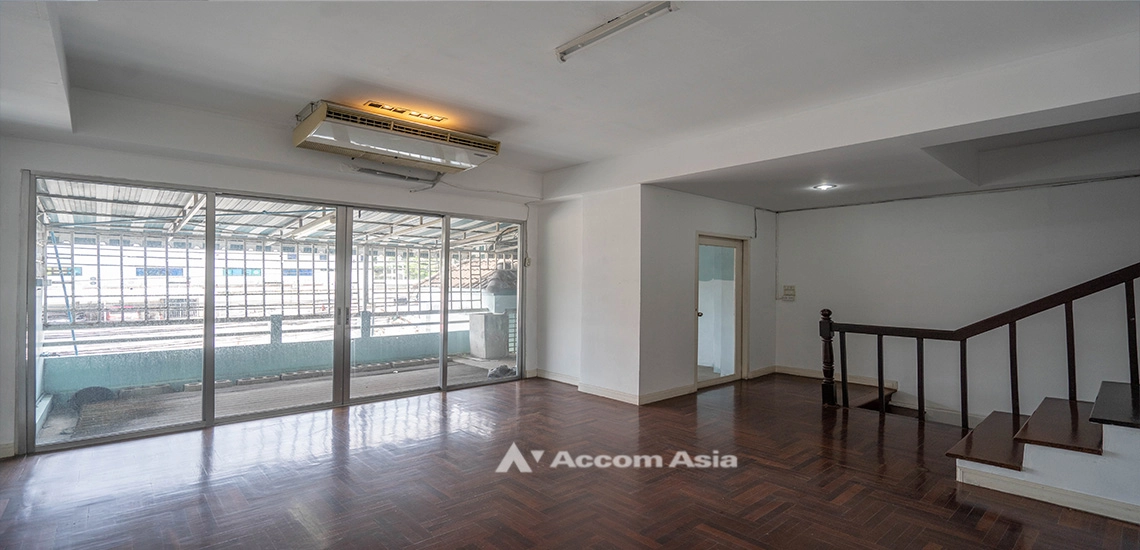 5  2 br Townhouse For Rent in sukhumvit ,Bangkok BTS Phrom Phong AA20475