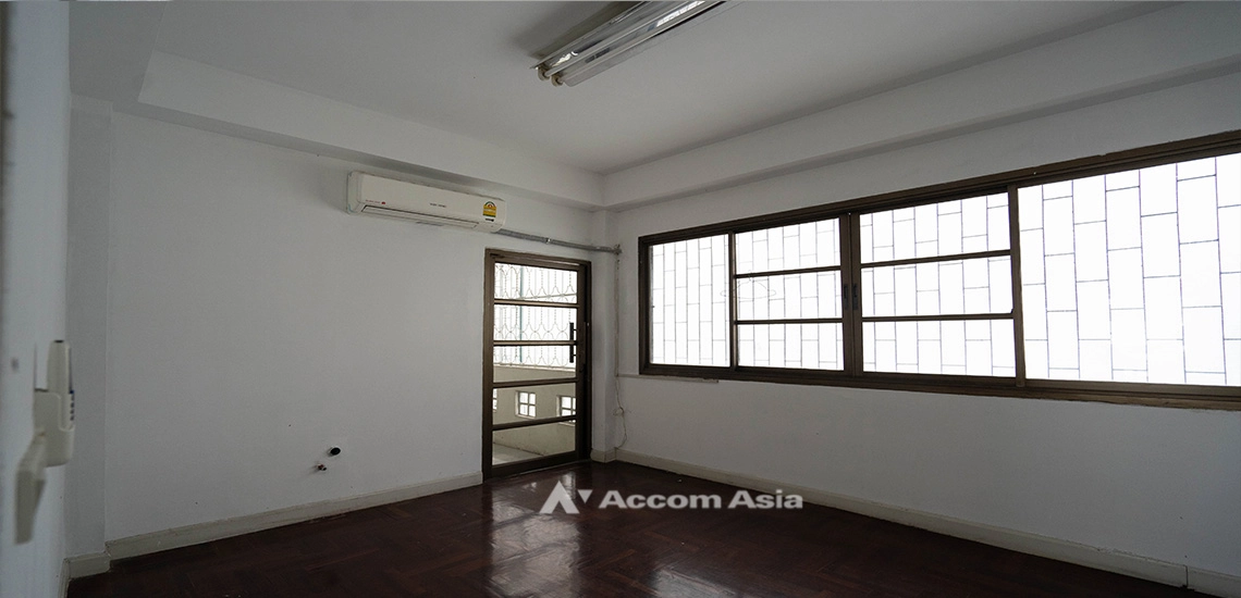 7  3 br Townhouse for rent and sale in Sukhumvit ,Bangkok BTS Phrom Phong AA20475