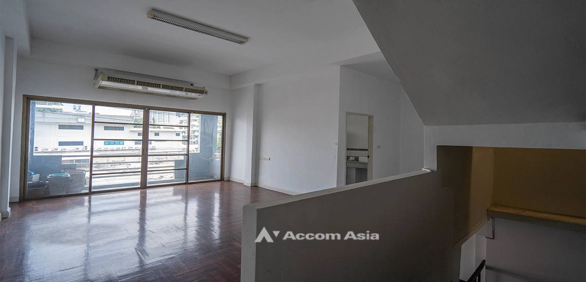 8  2 br Townhouse For Rent in sukhumvit ,Bangkok BTS Phrom Phong AA20475