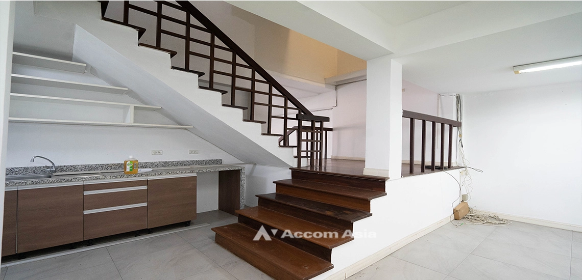 9  2 br Townhouse For Rent in sukhumvit ,Bangkok BTS Phrom Phong AA20475