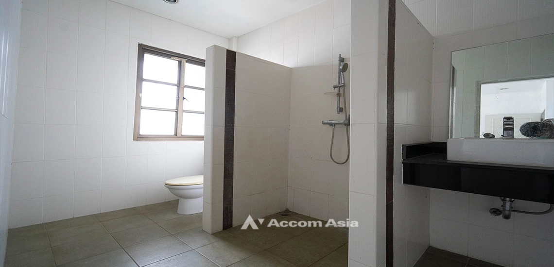 14  3 br Townhouse for rent and sale in Sukhumvit ,Bangkok BTS Phrom Phong AA20475