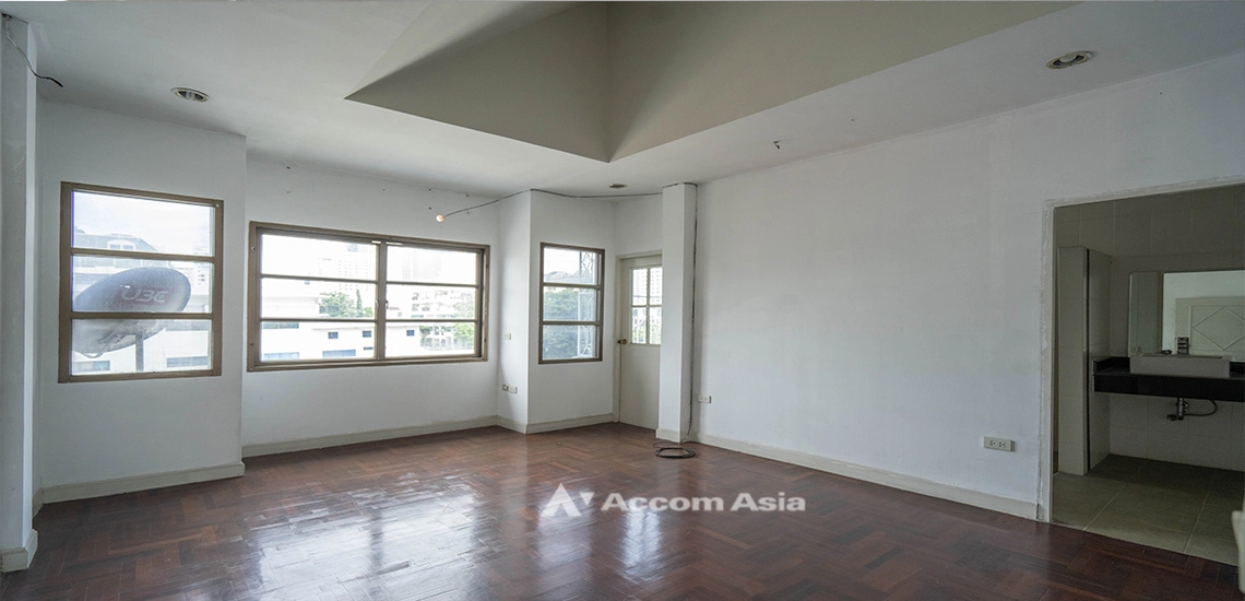 6  3 br Townhouse for rent and sale in Sukhumvit ,Bangkok BTS Phrom Phong AA20475