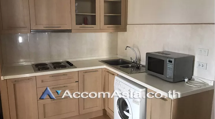 unit 2 Bedrooms  Condominium For Rent in Sukhumvit, Bangkok  near BTS Ekkamai (AA20484)