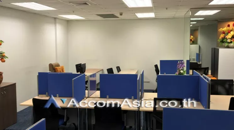 unit Office space For Rent in Ploenchit, Bangkok  near BTS Chitlom (AA20496)