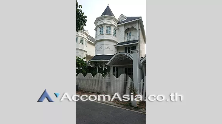11  4 br Townhouse For Rent in Bangna ,Bangkok BTS Bearing at Fantasia Villa 2 AA20518