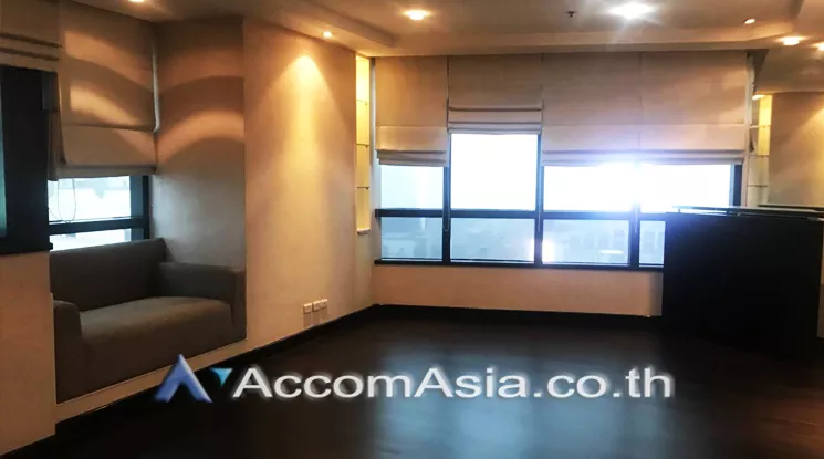 unit 2 Bedrooms  Condominium For Sale in Ploenchit, Bangkok  near BTS Chitlom (AA20531)