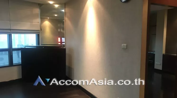 unit 2 Bedrooms  Condominium For Sale in Ploenchit, Bangkok  near BTS Chitlom (AA20531)