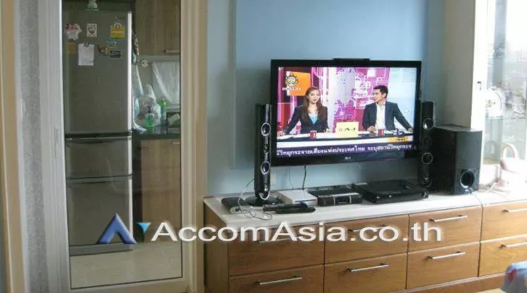 unit 2 Bedrooms  Condominium For Sale in Charoen Nakhon, Bangkok  near BTS Krung Thon Buri (AA20556)