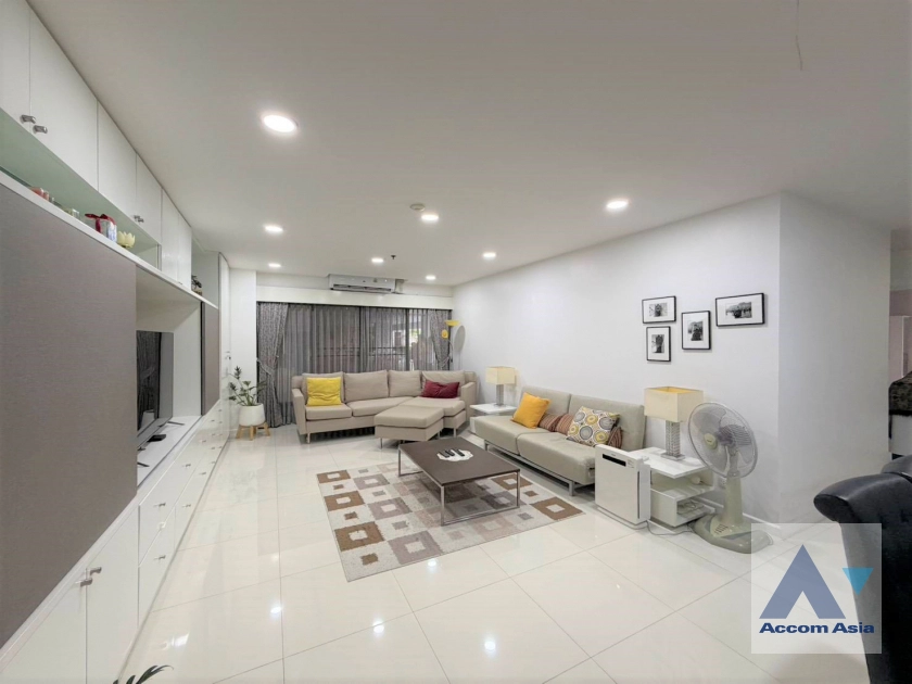 unit 2 Bedrooms  Condominium For Rent & Sale in Ploenchit, Bangkok  near BTS Ploenchit (AA20605)