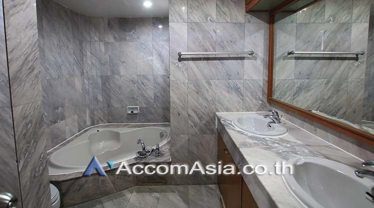 7  1 br Apartment For Rent in Sukhumvit ,Bangkok MRT Sukhumvit - BTS Nana at Private Environment Space AA20614