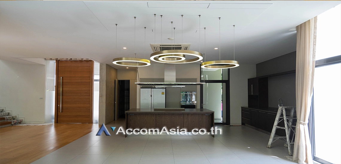 8  4 br House for rent and sale in Sukhumvit ,Bangkok BTS Phrom Phong at House with Private Pool AA20616