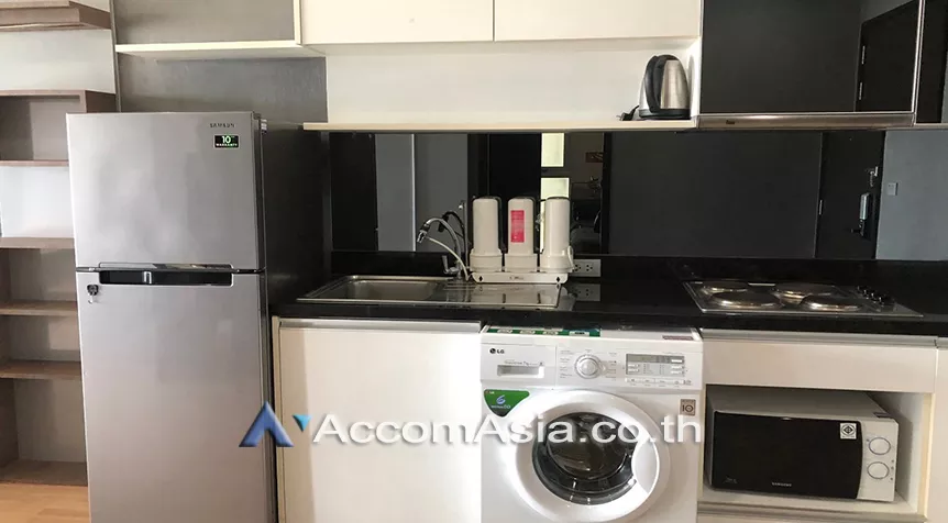 unit 2 Bedrooms  Condominium For Rent in Sukhumvit, Bangkok  near BTS Phra khanong (AA20643)