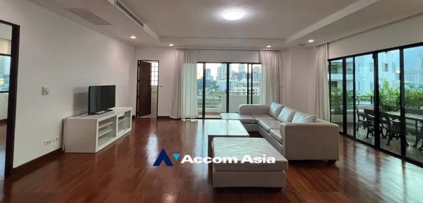  3 Bedrooms  Apartment For Rent in Sukhumvit, Bangkok  near BTS Thong Lo (AA20660)